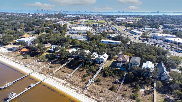 4 Duncan Ave, Gulf Breeze, FL 32561
