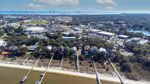 4 Duncan Ave, Gulf Breeze, FL 32561