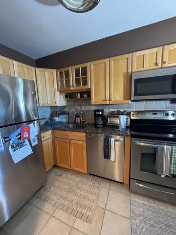 1560 N Sandburg Terrace 1505, Chicago, IL 60610