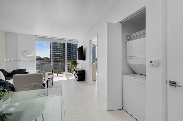 485 Brickell Ave 1709, Miami, FL 33131