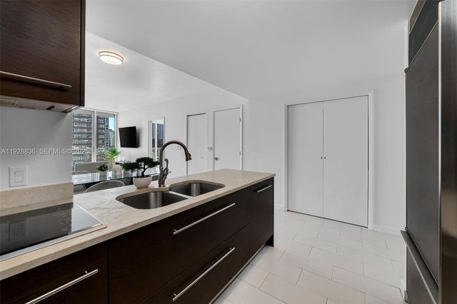 485 Brickell Ave 1709, Miami, FL 33131