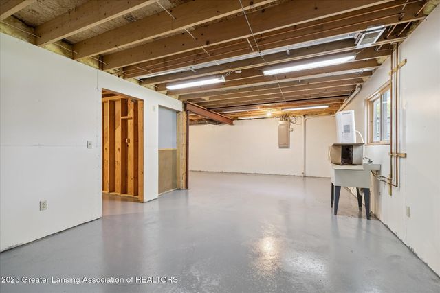 6725 French Creek Drive, Lansing, MI 48917