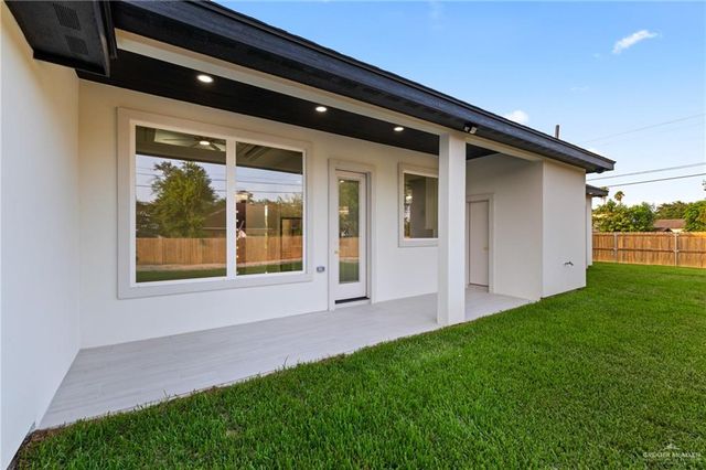 1324 E Acacia Drive, San Juan, TX 78589