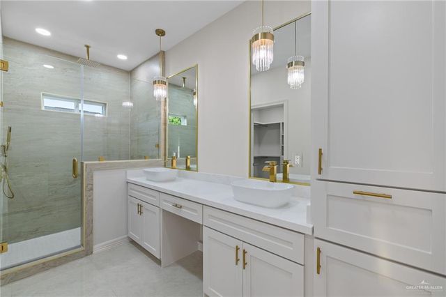 1324 E Acacia Drive, San Juan, TX 78589