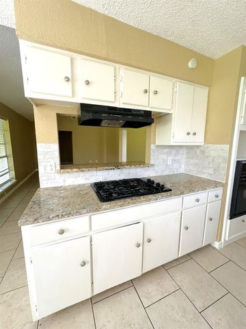 12210 Roandale Drive, Houston, TX 77048