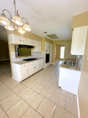 12210 Roandale Drive, Houston, TX 77048