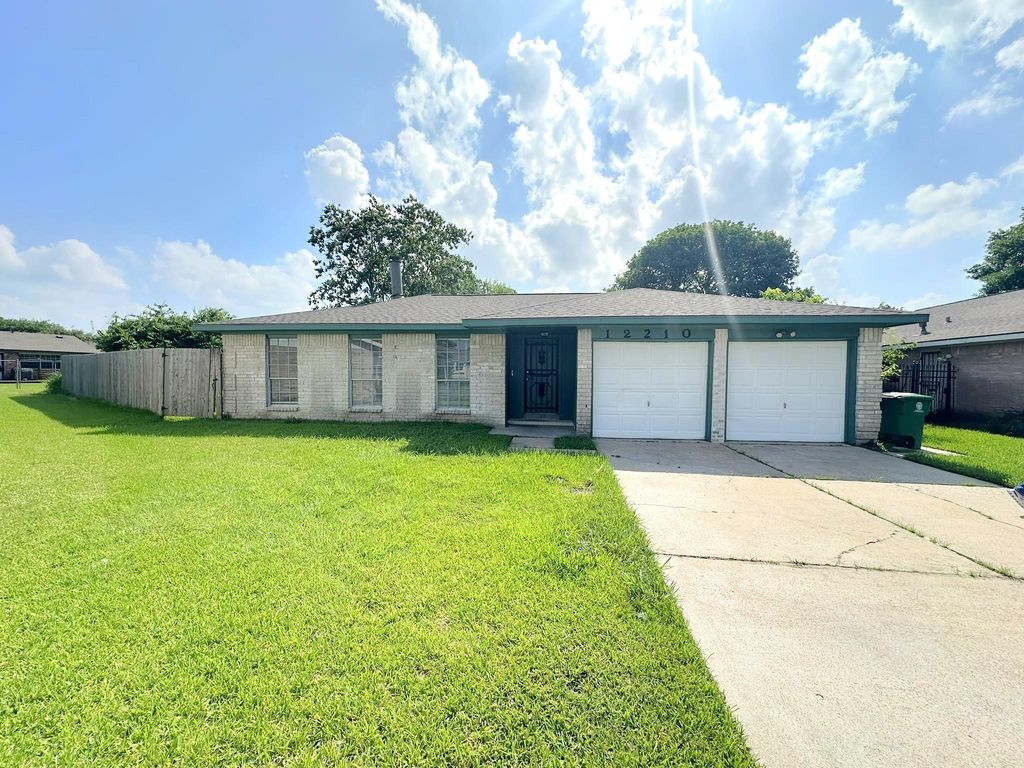 12210 Roandale Drive, Houston, TX 77048