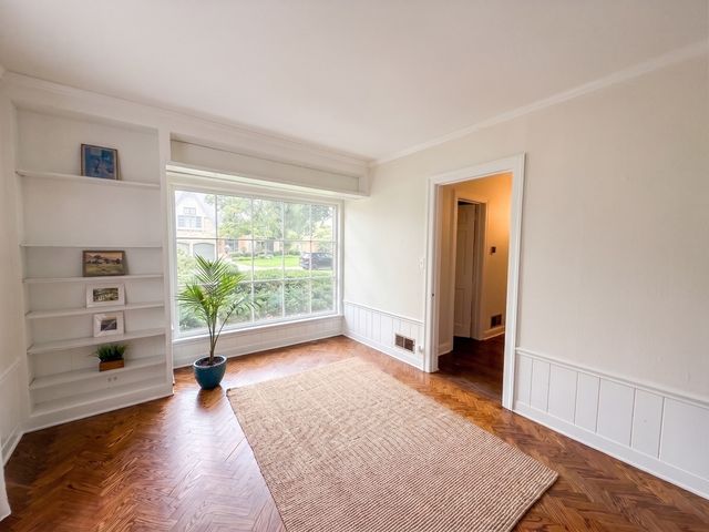 2929 Indianwood Road, Wilmette, IL 60091