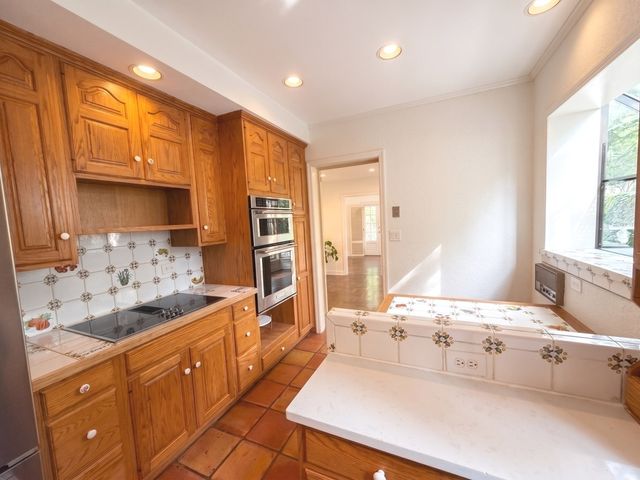 2929 Indianwood Road, Wilmette, IL 60091