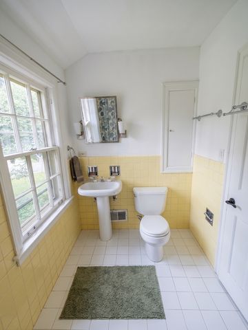 2929 Indianwood Road, Wilmette, IL 60091