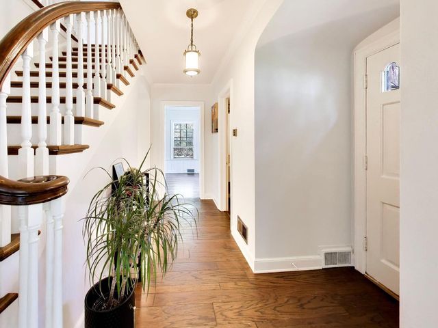 2929 Indianwood Road, Wilmette, IL 60091