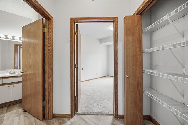 250 Cimarron Drive 202, Hiawatha, IA 52233