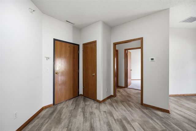 250 Cimarron Drive 202, Hiawatha, IA 52233