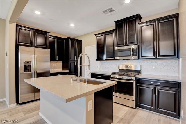 28 Lomita Heights Drive, Las Vegas, NV 89138