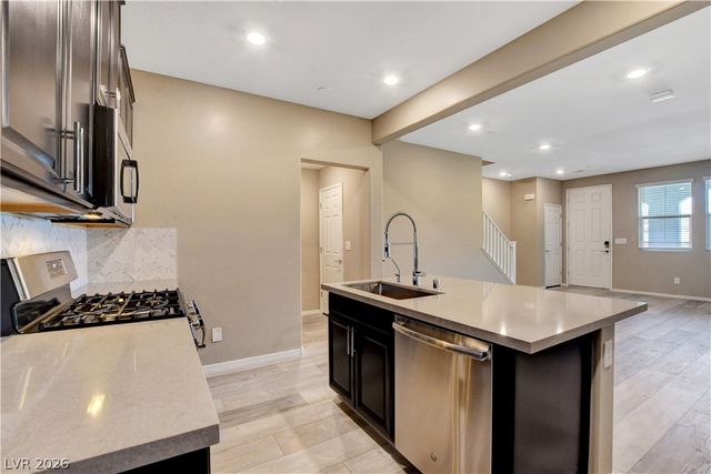 28 Lomita Heights Drive, Las Vegas, NV 89138