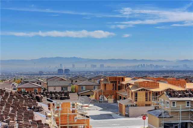 28 Lomita Heights Drive, Las Vegas, NV 89138