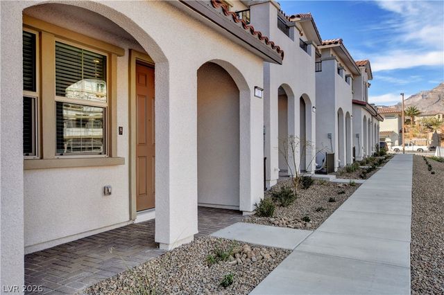28 Lomita Heights Drive, Las Vegas, NV 89138