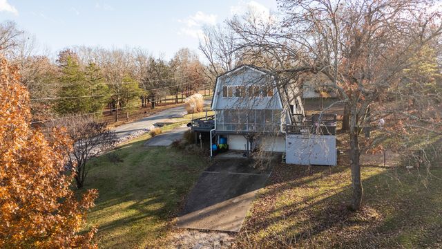 27111 White Tail Road, Shell Knob, MO 65747