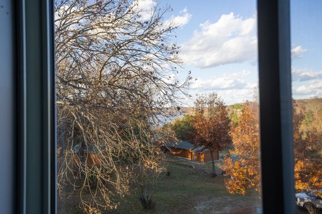 27111 White Tail Road, Shell Knob, MO 65747