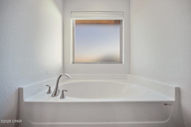 2011 Broad Street, Crestview, FL 32536