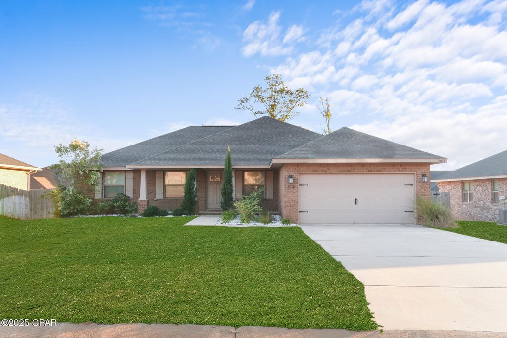 2011 Broad Street, Crestview, FL 32536