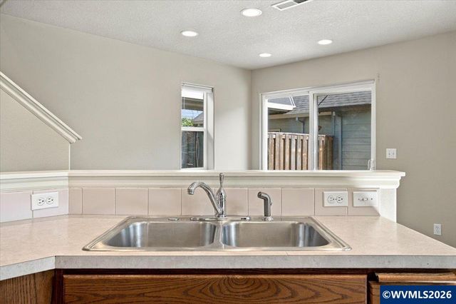 3391 SE Midvale Dr, Corvallis, OR 97333