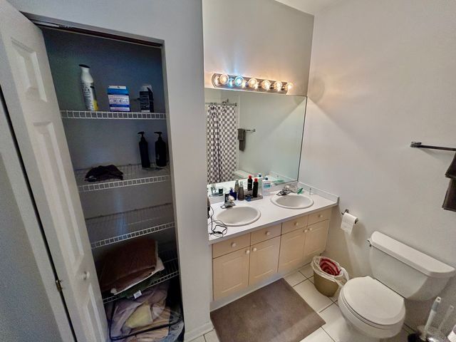 3033 N Racine Avenue 3, Chicago, IL 60657