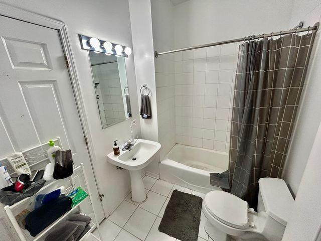 3033 N Racine Avenue 3, Chicago, IL 60657