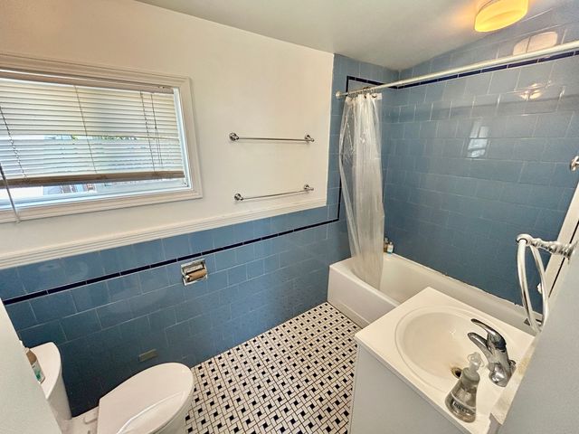 3033 N Racine Avenue 3, Chicago, IL 60657