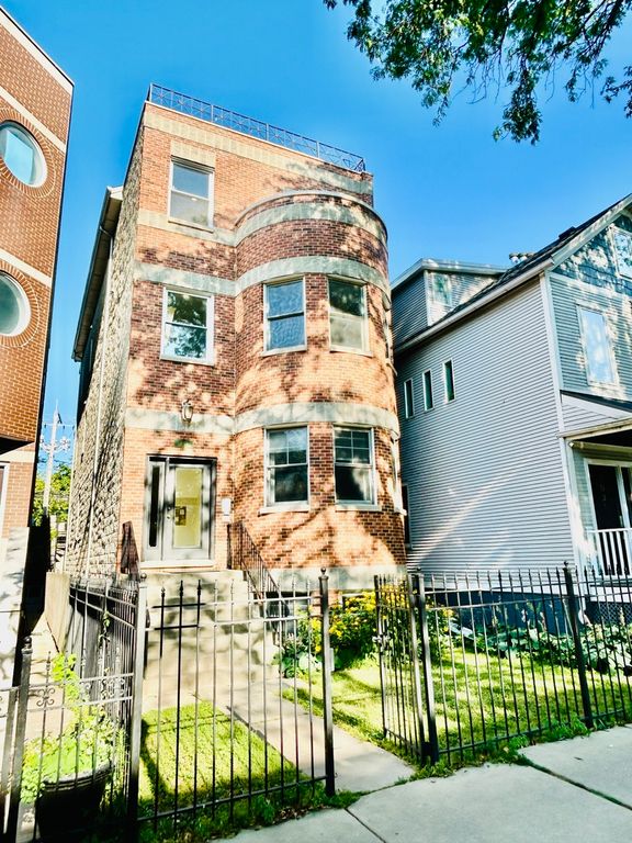 3033 N Racine Avenue 3, Chicago, IL 60657