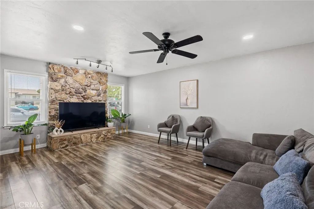 321 Circle Drive, Bakersfield, CA 93308