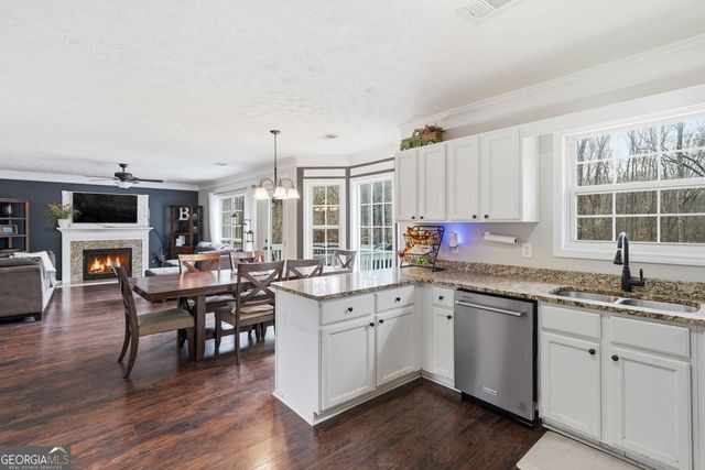 303 Crestworth Crossing, Powder Springs, GA 30127