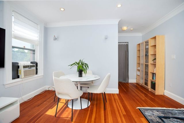 1064 Beacon St 12A, Brookline, MA 02446