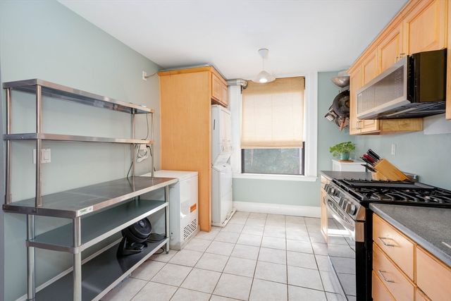 1064 Beacon St 12A, Brookline, MA 02446