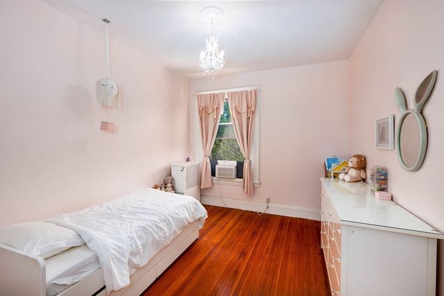 1064 Beacon St 12A, Brookline, MA 02446