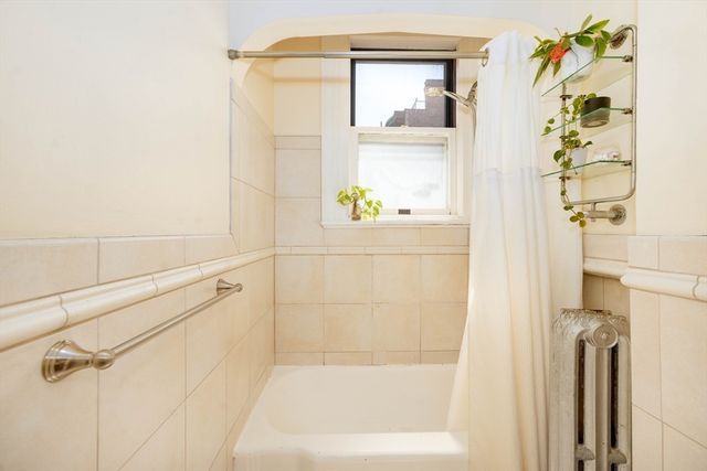 1064 Beacon St 12A, Brookline, MA 02446