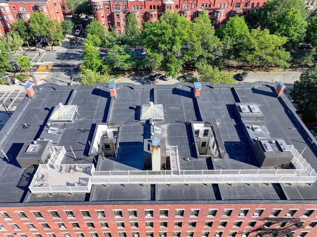 1064 Beacon St 12A, Brookline, MA 02446