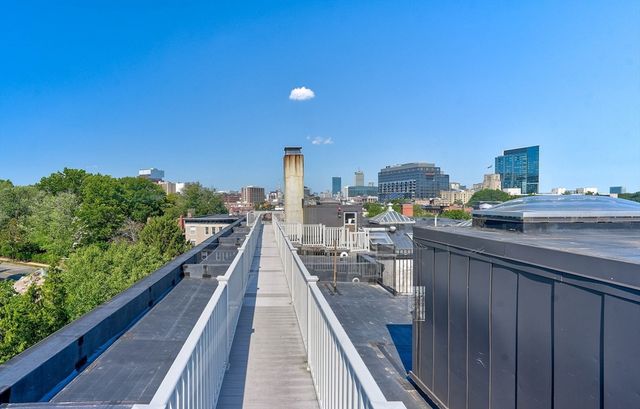 1064 Beacon St 12A, Brookline, MA 02446