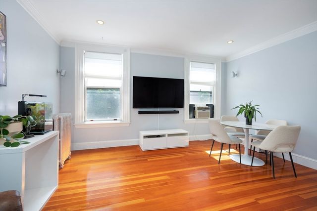 1064 Beacon St 12A, Brookline, MA 02446