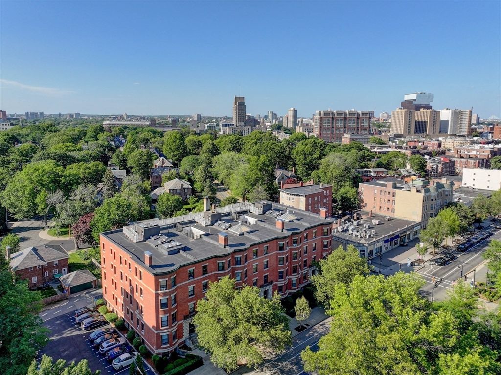 1064 Beacon St 12A, Brookline, MA 02446