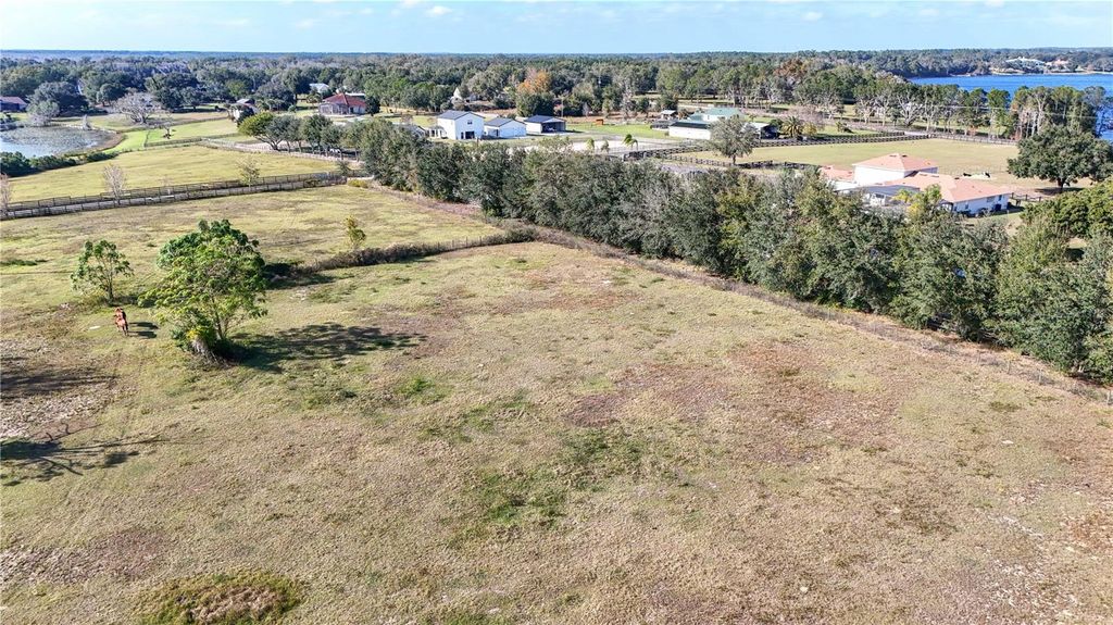 Image 11 of property listing at KENNY TRAIL, Eustis, FL 32736