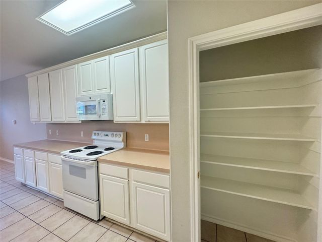 5711 Vinemont Lane, Houston, TX 77084