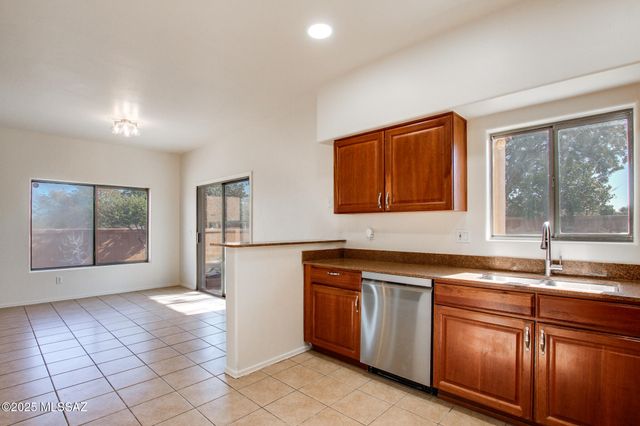 262 E Calle Puente Lindo, Sahuarita, AZ 85629