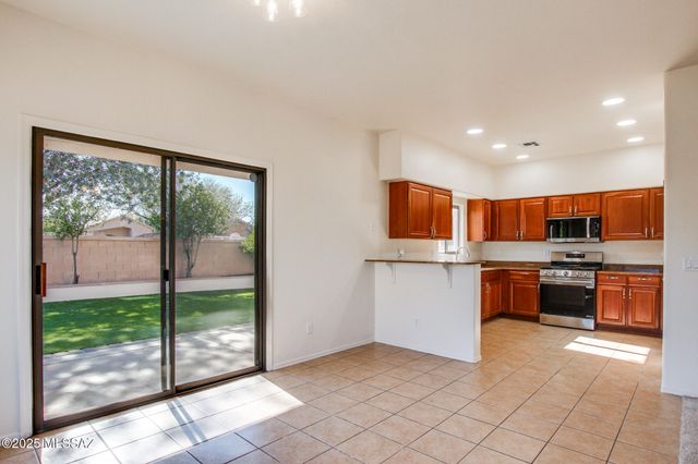 262 E Calle Puente Lindo, Sahuarita, AZ 85629