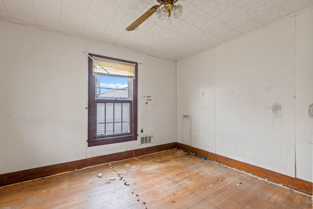 52 S Lake Terrace, Rossville, GA 30741