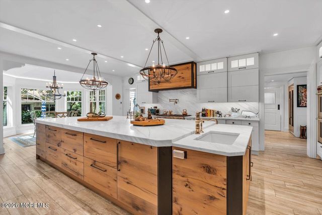 8 Ridge Road, Rumson, NJ 07760