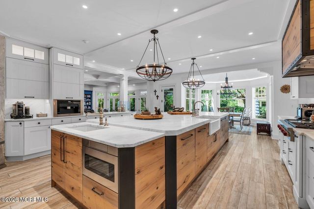8 Ridge Road, Rumson, NJ 07760