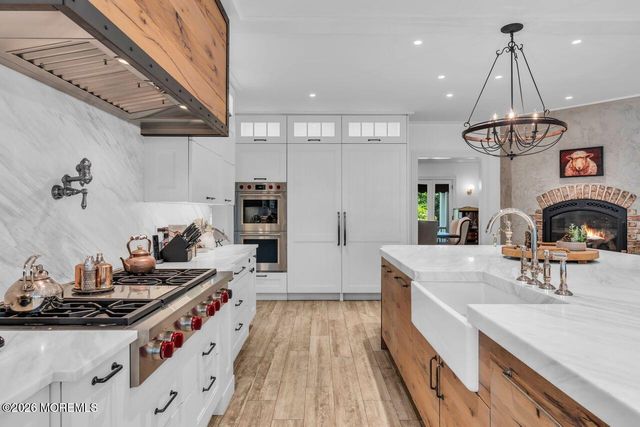 8 Ridge Road, Rumson, NJ 07760