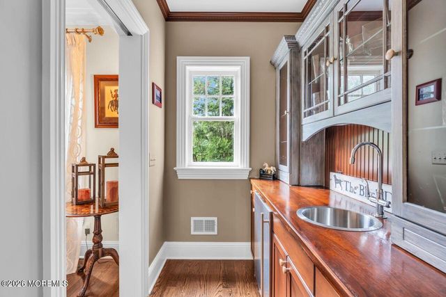 8 Ridge Road, Rumson, NJ 07760