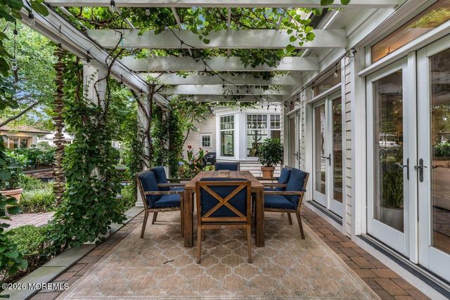 8 Ridge Road, Rumson, NJ 07760